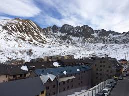 El hotel cims pas está en el corazón de pas de la casa y a 25 metros de las pistas de esquí grandvalira. Apartamentos Turisticos Manzano 136 1 5 4 Updated 2020 Prices Condominium Reviews Pas De La Casa Andorra Tripadvisor