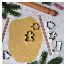Cette Apres Midi On Enchaine Les Fournees De Petits Sables Pour Decorer Le Sapin J Adore Cette Ambiance Des We De L Sables De Noel Sables Petits Sables