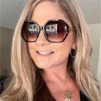 Michelle Andreasen's Instagram, Twitter & Facebook