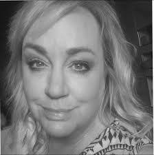 Lori Tate's Instagram, Twitter & Facebook