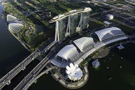 You may also recognize marina bay sands skypark from crazy rich asians, where the hit film's wild final party. Marina Bay Sands Luxury Hotel Und Pool Singapur