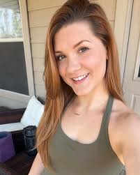 Kelsey Burks's Instagram, Twitter & Facebook