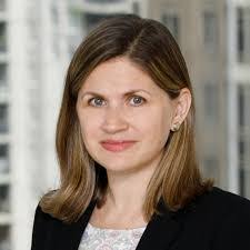 Laura Trumbull's Instagram, Twitter & Facebook