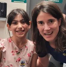 فقدت أفراد عائلتها في مجازر الساحل بسوريا فاستقبلتها عضو كونغرس ولايتها  لتستمع الى ألمها وترسم الأمل على وجهها مجددا .. In a touching visit to her  office in Washington, Congresswoman Marie G.