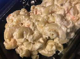Place the elbow macaroni in a bowl and mix in the mayonnaise, grated onions, shredded carrots, finely diced celery, salt, and pepper. Ono Hawaiian Bbq Macaroni Salad Recipe