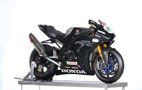 The sp model of the 2020 honda cbr1000rr fireblade is the only variant to come to australia and is priced at $49,999 +orc. Honda Cbr1000rr R Fireblade Sp Reporting For Bsb Duty Asphalt Rubber