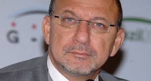 Manuel blasts Zuma's finmin blunder, asks tough questions