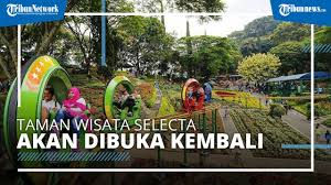 Biaya masuk taman mini adalah sendiri adalah rp 10.000 dan anda akan diminta membayar harga tiket masuk di pintu gerbang. Harga Tiket Masuk Baloga Tempat Wisata Baru Di Kota Batu Untuk Liburan Akhir Tahun