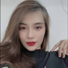 Thu Vuong's Instagram, Twitter & Facebook