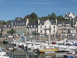 Le Port De Binic Dans Le Tregor Goelo Proche De Saint Brieuc Faudra Revoir La Geographie Je Pense Bretagne Places France