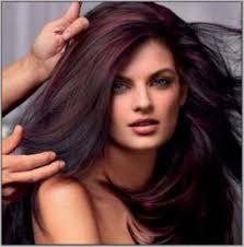 Die farben eignen sich für dunkle und helle haare, bei dunklen haaren kann man erst eine weiße schicht auftragen und dann die farbe darüber. Haarfarbe Dunkle Kirsche 45 Super Ideen Haarfarben Dunkle Kirsche Haar Dunkle Haare Mit Strahnen