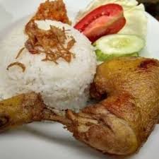Bisa juga ditambahkan kecap ikan, kecap manis, dan juga sajikan nasi goreng mawut spesial ini selagi masih hangat, agar lebih nikmat bisa ditambahkan pelengkap seperti ayam goreng, telur mata sapi. Ayam Goreng Nasi Putih Baduy Trans