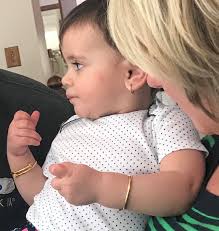 Lost black tote with sentimental hat