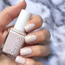 Aujourd'hui sur rakuten, 1733 vernis a ongle blanc vous attendent au sein de notre rayon. 10 Vernis Nude Parfaits Pour Toutes Les Occasions