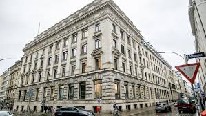 Die terrein verskaf ook slaapplek in houthuisies vir 60 mense. Banken Ndr De Nachrichten Ndr Info