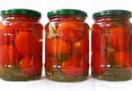 Rosii busuioc tarhon sare zahar otet ulei usturoi hrean. Rosii La Borcan