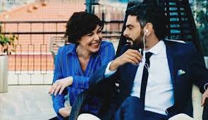 Gozde Kansu Ve Mehmet Ali Nuroglu Eysan Karakteri Arabada Aglarak Giderken Bir Kiyinin Orda Bir Anda Olu Bulundu Eysanin Neden Oldugun Instagram Ordu Gozler