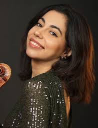 Sara Ferrández Violist Artist Biography . Kronberg Academy