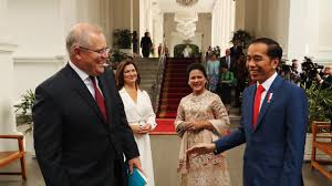 Sebagai orang nomor satu di indonesia, pria asal solo ini kerap mengunggah momen kebersamaan dengan keluarga di akun. Indonesia President Joko Widodo Comes Bearing Free Trade Gifts