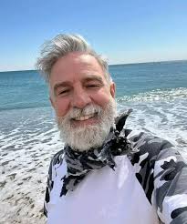 Widow from Canada looking to travel