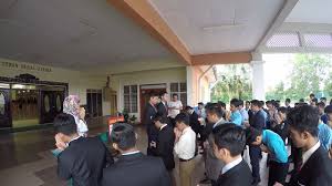 Masyrakat sebanyak itu memohonkn doa bg beliau. Part 1 Pelajar Mrsm Tun Abdul Razak Batch Affinity Spm 2019 Last Paper Youtube