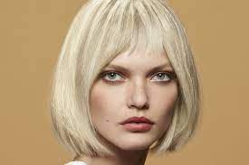 Que vous ayez les cheveux raides, fins, épais, volumineux, frisés, bouclés ou bien encore crépus, il existe forcément. Quel Carre Choisir Pour Mes Cheveux Fins