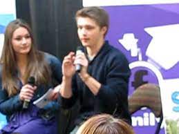 Emma roberts, tate donovan, max thieriot, craig gellis. 5 1 10 Sterling Knight Danielle Campbell Talk About Funny Moment On Set Hq Youtube