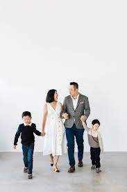 Hannah Quintana Photography L Elegant Wedding Portrait Photography Family Photo Studio Family Holiday Photos Outdoor Family Portraits