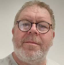 È rientrato in Italia anche Marco Orefice, attivista della Global Sumud  Flotilla, dopo giorni di detenzione in Israele. Marco ha raccontato che  durante la prigionia gli attivisti hanno subito violenze fisiche e