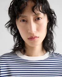 お洒落に決まる♪【PRADA】ストライプ ジャージー 長袖 Tシャツ 注目の新作♪【PRADA】長袖