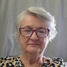 Give this cat a name..😍