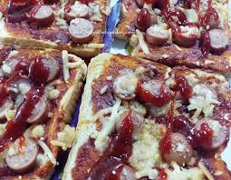 Resep dan cara membuat pizza teflon rumahan sederhana yang super lezat dan anti tutup teflon dan panggang pizza dengan api kecil sampai matang, keju leleh, dan roti. Resepi Pizza Roti Gardenia Guna 5 Bahan