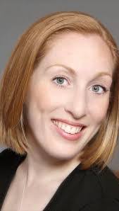 Jill Mackenzie's Instagram, Twitter & Facebook