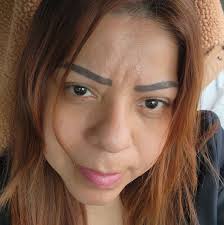 De los creadores de “tu cara cuando ves que tu crush se está mudando”  llega: tu cara y la de tus amigas cuando el nuevo vecino no es tan guapo  como el