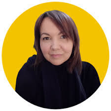 Suzanne Tighe's Instagram, Twitter & Facebook