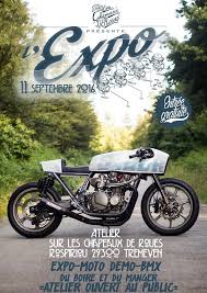 Impossibles, il est amusant d'imaginer une voiture prenant un virage tellement vite qu'elle bascule sur les deux roues extérieures au virage au point d'en frotter les enjoliveurs sur le bitume avec de grands jets d'étincelles. Sur Les Chapeaux De Roues Road Blog Au Guidon De Ma Harley Bikers Une Fleur Au Bec Gentils Marins Tatoues Kustom Kulture Bretagne Finistere