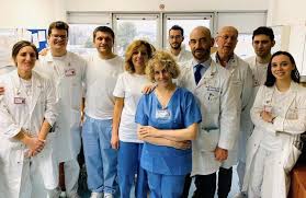 Da barbara d'urso arriva il virogolo tanto amato in tv, durante questi mesi. Il Virologo Bassetti Non Schifate Medici E Infermieri Che Combattono Il Coronavirus Sono Angeli