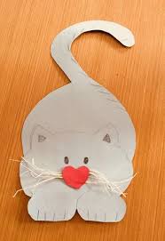 katzchen basteln katze basteln fensterbilder basteln hund basteln