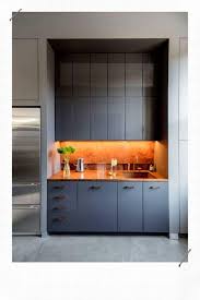 Dix Astuces Pour Decorer Et Amenager Une Petite Cuisine Blog Deco En 2020 Amenagement Petite Cuisine Cuisine Moderne Mini Cuisine