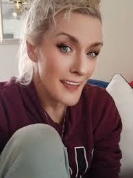 Amber Heeter's Instagram, Twitter & Facebook