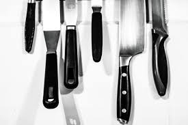 Boning knives are lightweight, come between 4 to 6 inches in length, and usually are made with high quality, but flexible steel. Types Of Kitchen Knives Illustrated Manyeats