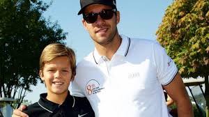 18 yaşındaki emilio ballack'ın atv motosikletle geçirdiği kaza sonrası olay yerinde hemen dünyaca ünlü eski futbolcu michael ballack'ın oğlu emilio, geçirdiği trafik kazası sonrası yaşamını yitirdi. Asax0rccy 4hcm