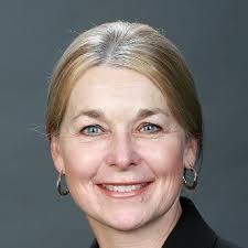 After an absolutely beautiful year nurturing my family and friendships, I  have returned to work in yet another dream job. I'm happy to share that  I've started a new position as a