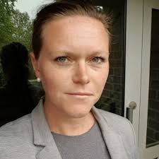 Tog en välbehövlig paus som skulle bli lång men....Fick ett samtal och ett  erbjudande som var omöjligt att tacka nej till!