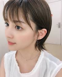 宮司愛海 フジテレビアナウンサー on instagram 最近の髪型の話 夏になると髪 切りたくなりますよね ショートカットにして3年半が経ち これまでと少し違う雰囲気にしたいなあと少し前に髪を切りました もう10年近くお世話になっている美容師さんと相談