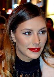 Côté cœur, camille cerf a vécu une histoire d'amour avec maxime berra , dont elle a annoncé la séparation en juin dernier. Camille Cerf Wikipedia