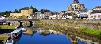La mayenne s'engage avec les acteurs de l'agriculture et de l'alimentaire pour offrir aux mayennais des produits faits en mayenne. Vacances Mayenne Guide Du Tourisme Mayenne