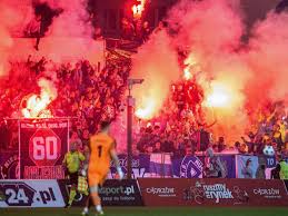 pɔlɔɲja bɨtɔm ) jest polski klub piłkarski założony w dniu 4 stycznia 1920 roku. Fantastyczna Atmosfera Podczas Slaskich Derbow Ruch Chorzow Lepszy Od Polonii Bytom