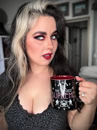 Kinda woke-less. Like the Storm lingerie panels. This is good all fashioned  gaze without dumb self-righteousness. Like Sydney Sweeney bur in animation.