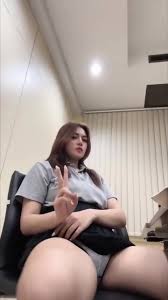 Gadis Ngangkang Pamer Memek Becek - Foto Eksklusif Bikin Sange